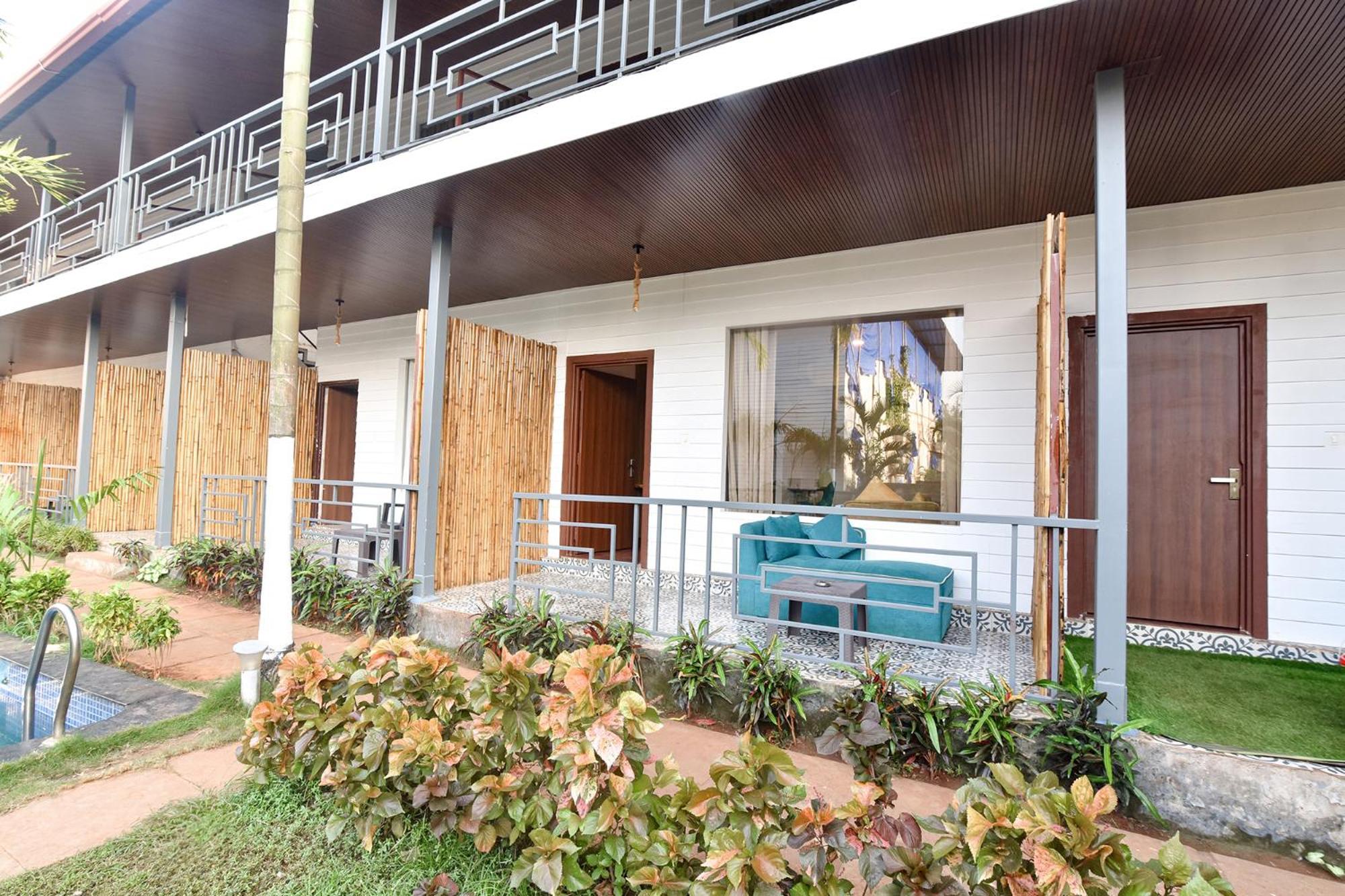 Fabhotel Morjim Bliss - 500M From Morjim Beach Exteriör bild