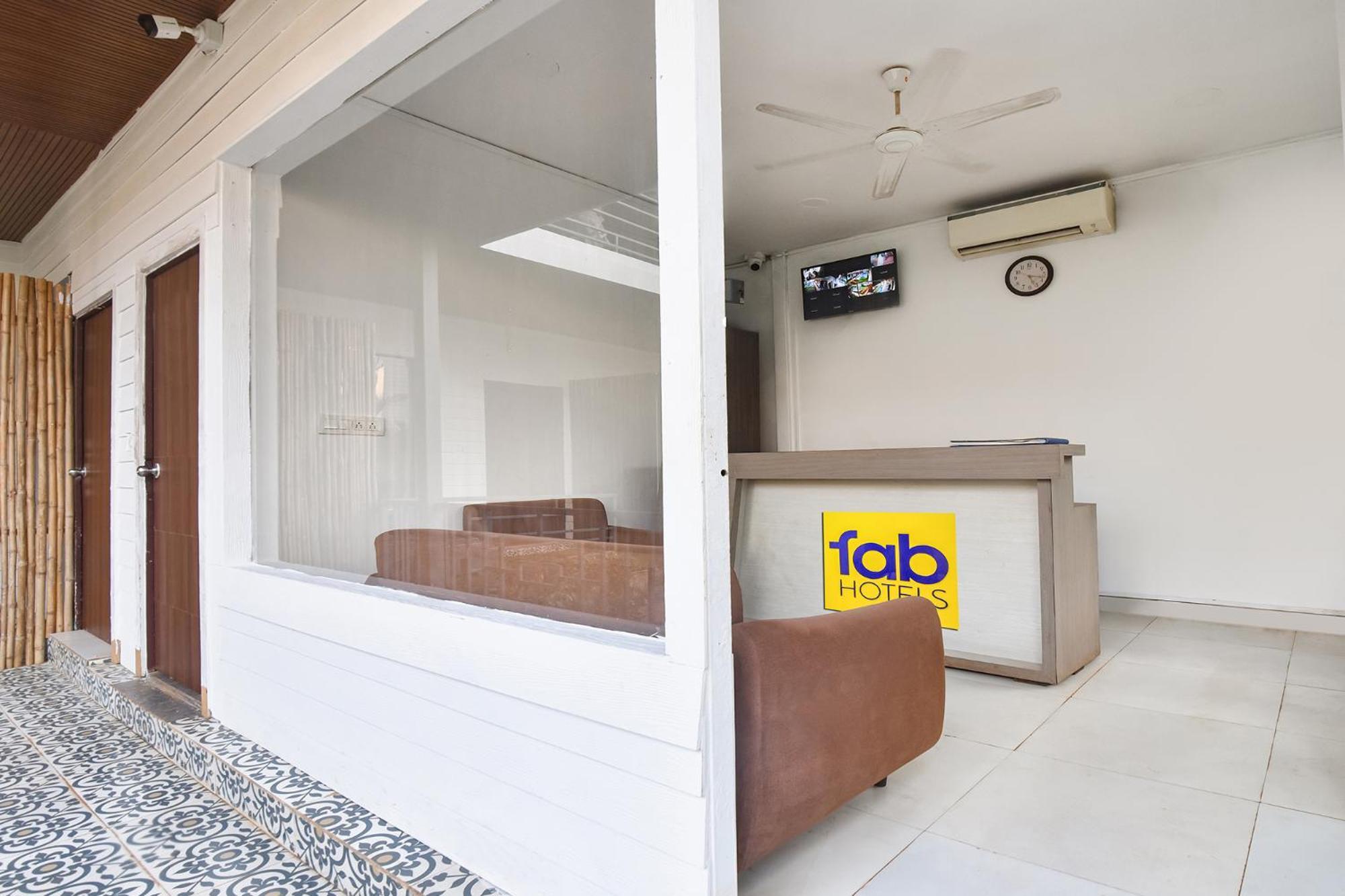 Fabhotel Morjim Bliss - 500M From Morjim Beach Exteriör bild
