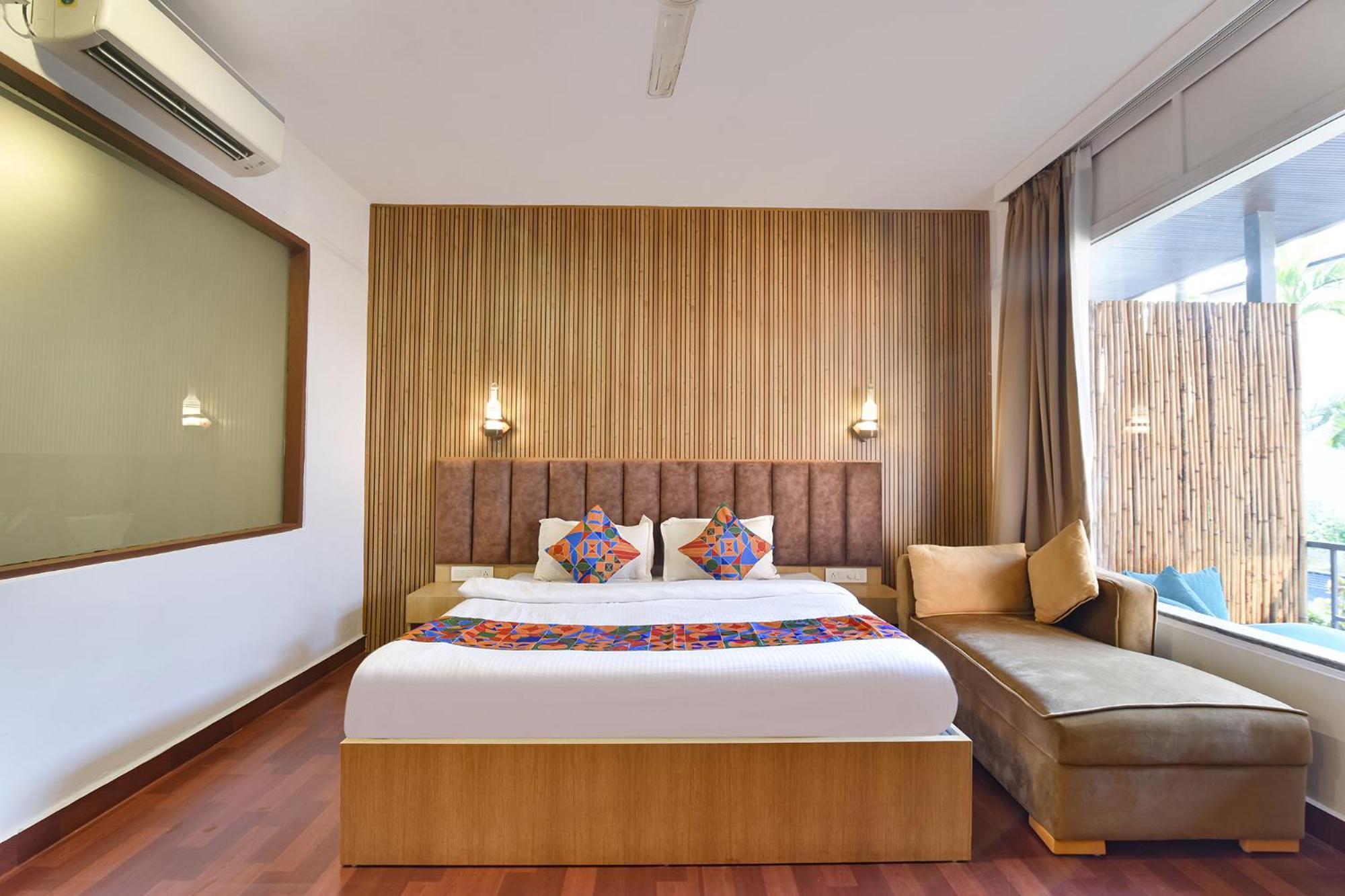 Fabhotel Morjim Bliss - 500M From Morjim Beach Exteriör bild